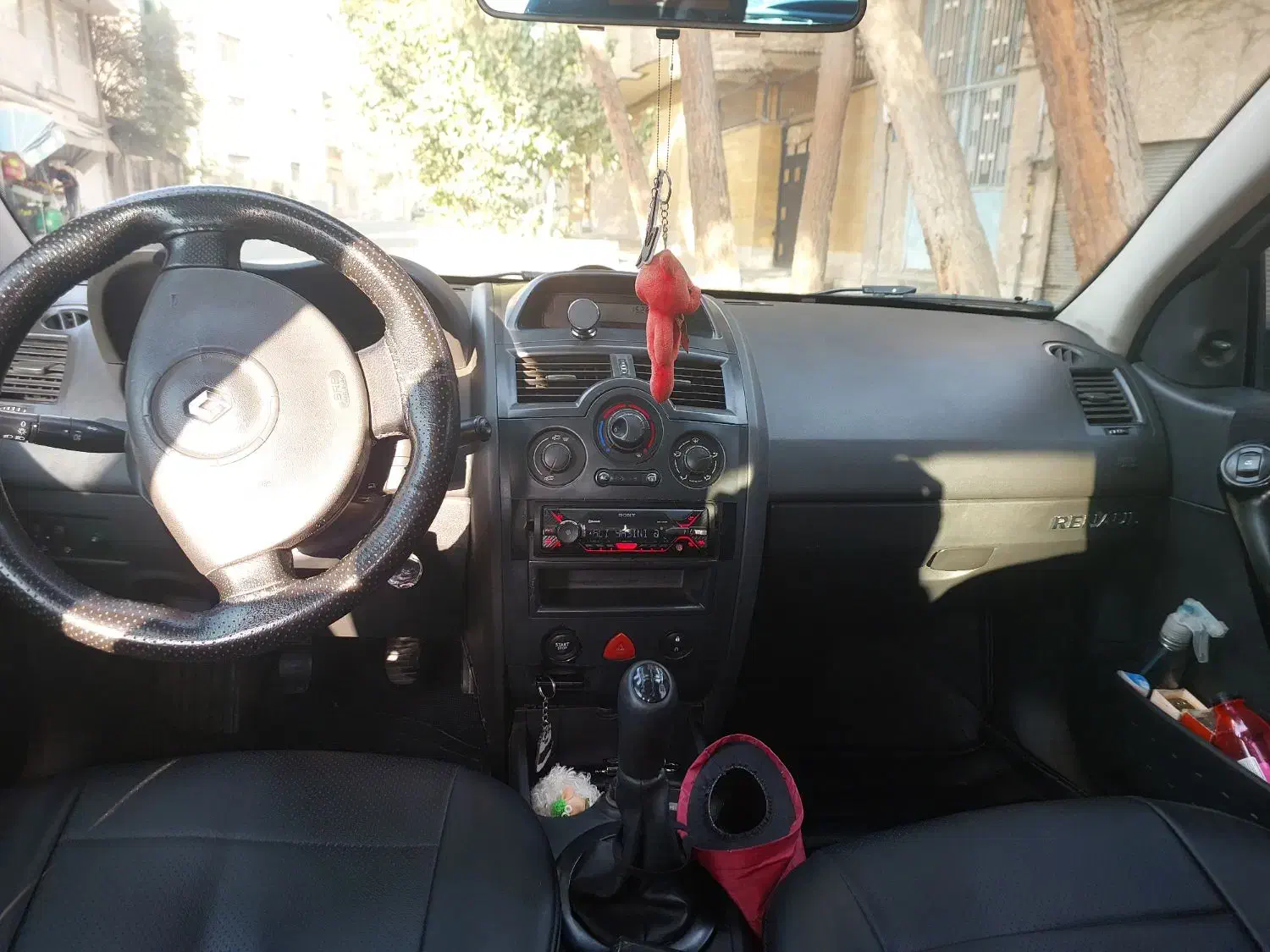 فروش ماشین مگان ۱۶۰۰ دنده ای مدل ۸۷|خودرو سواری و وانت|کرج, اصفهانی‌ها|دیوار