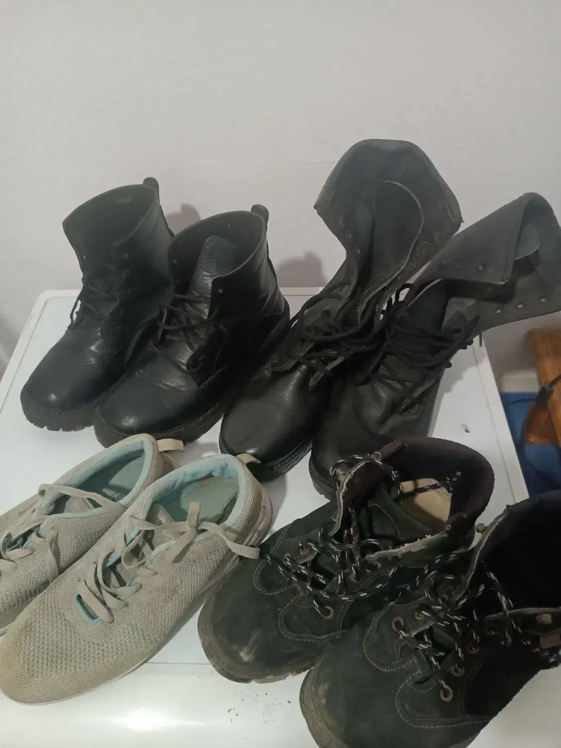 پوتین سربازی|کیف، کفش، کمربند|گنبد کاووس, |دیوار