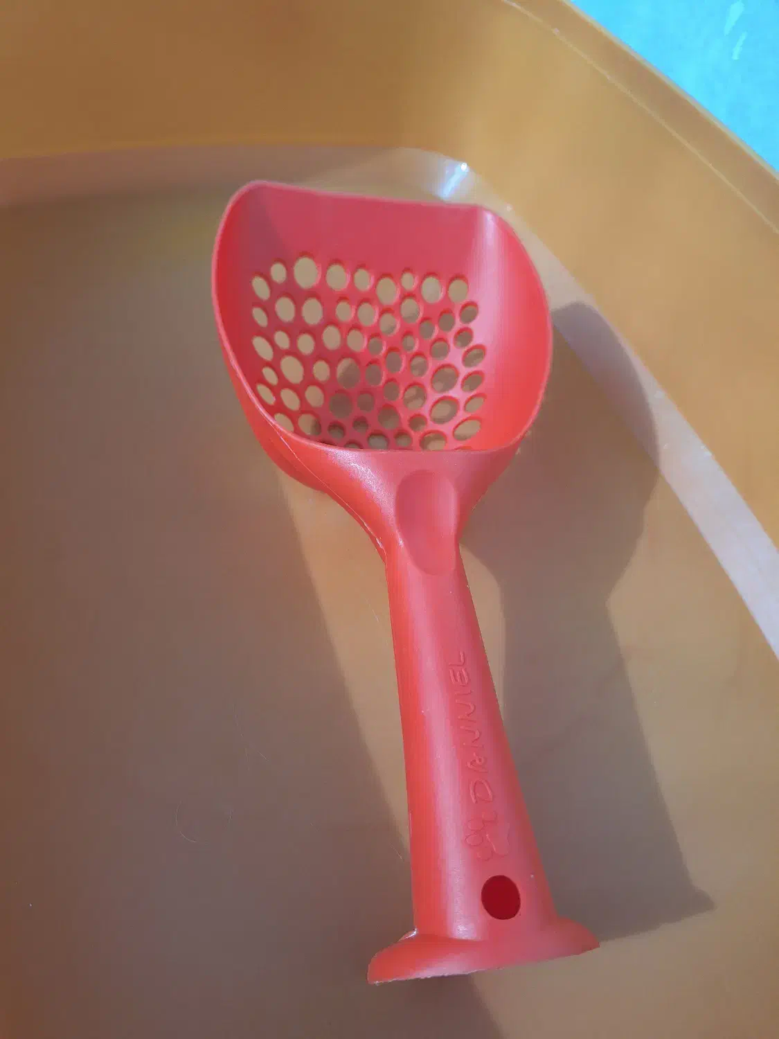 ظرف خاک گربه و بیلچه|لوازم جانبی حیوانات|اصفهان, سرچشمه|دیوار