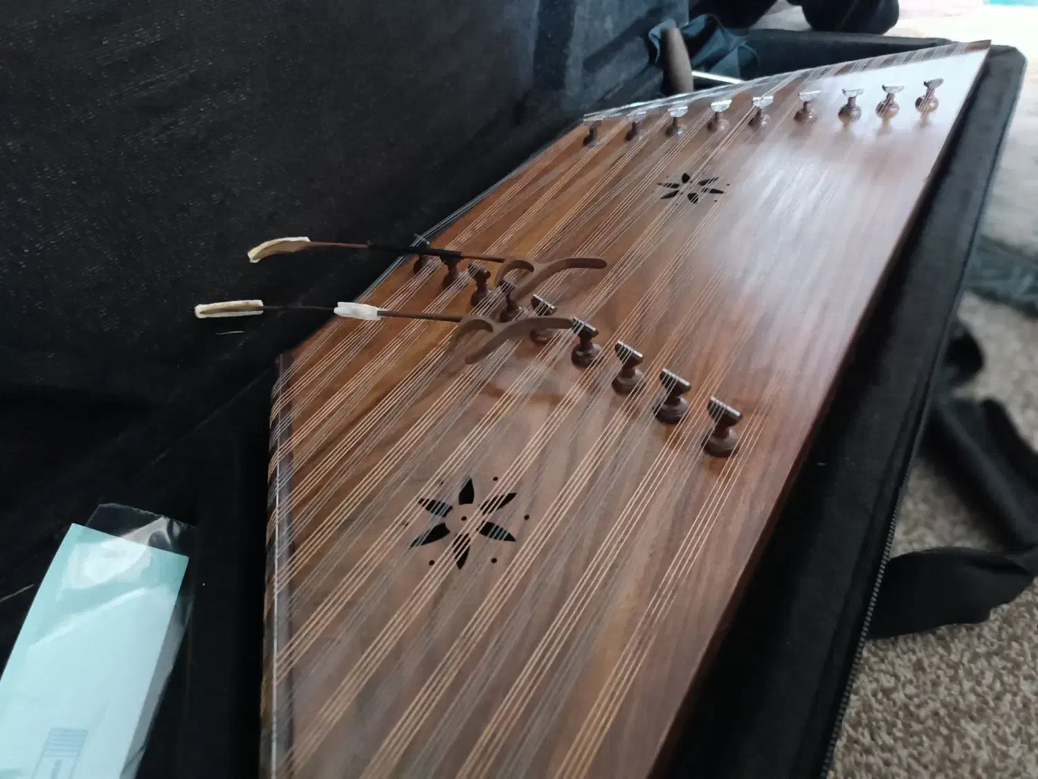 سنتور|سازهای سنتی|دهدشت, |دیوار