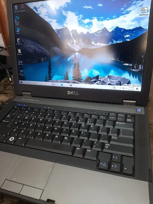 لپ تاپ Dell i3|رایانه همراه|اصفهان, مسجد مصلی|دیوار