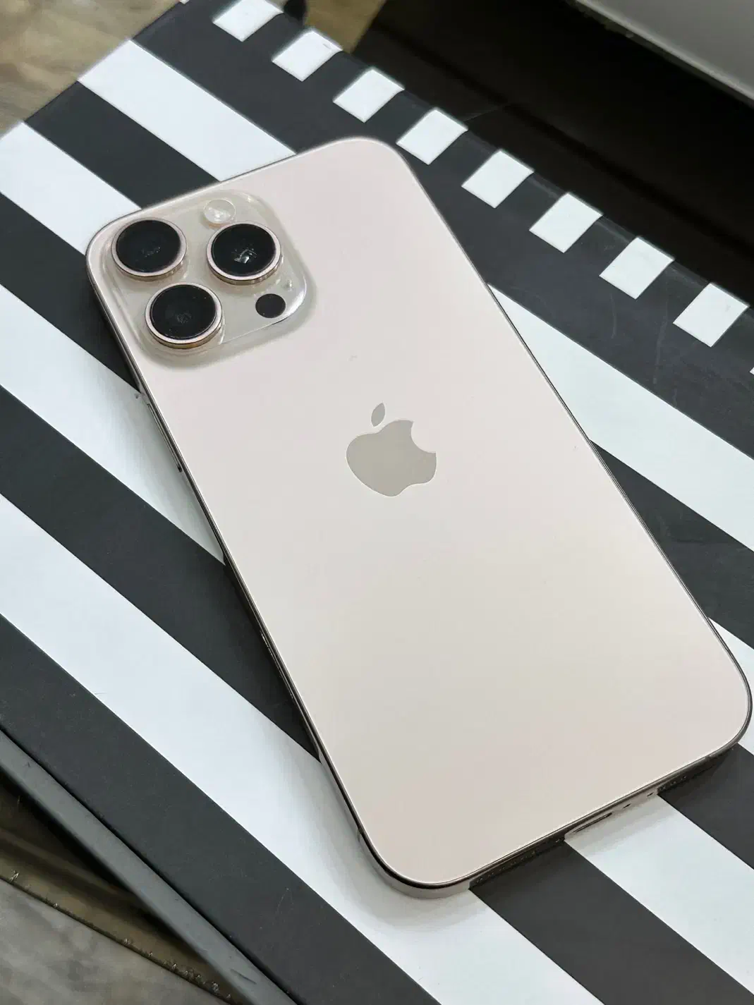 ایفون ۱۶ پرومکس در حد|موبایل|خرم‌آباد, |دیوار