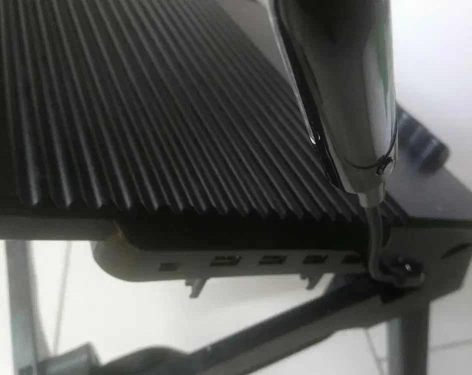 میز حرفه ای لپتاپ خارجی تاشو با هاب USB و چراغ|میز تحریر و کامپیوتر|تهران, شهرک آتی شهر|دیوار