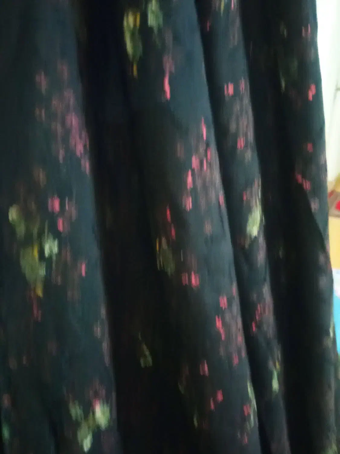 چادر وکاموا|لباس|رشت, توشیبا|دیوار