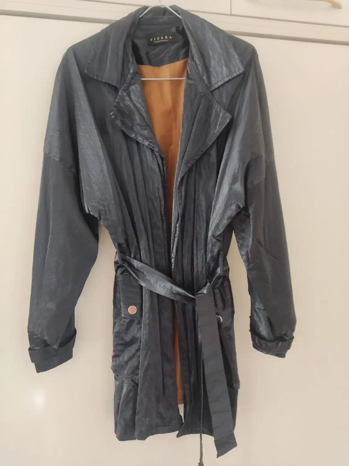 پالتو مانتو بارانی|لباس|اهر, |دیوار