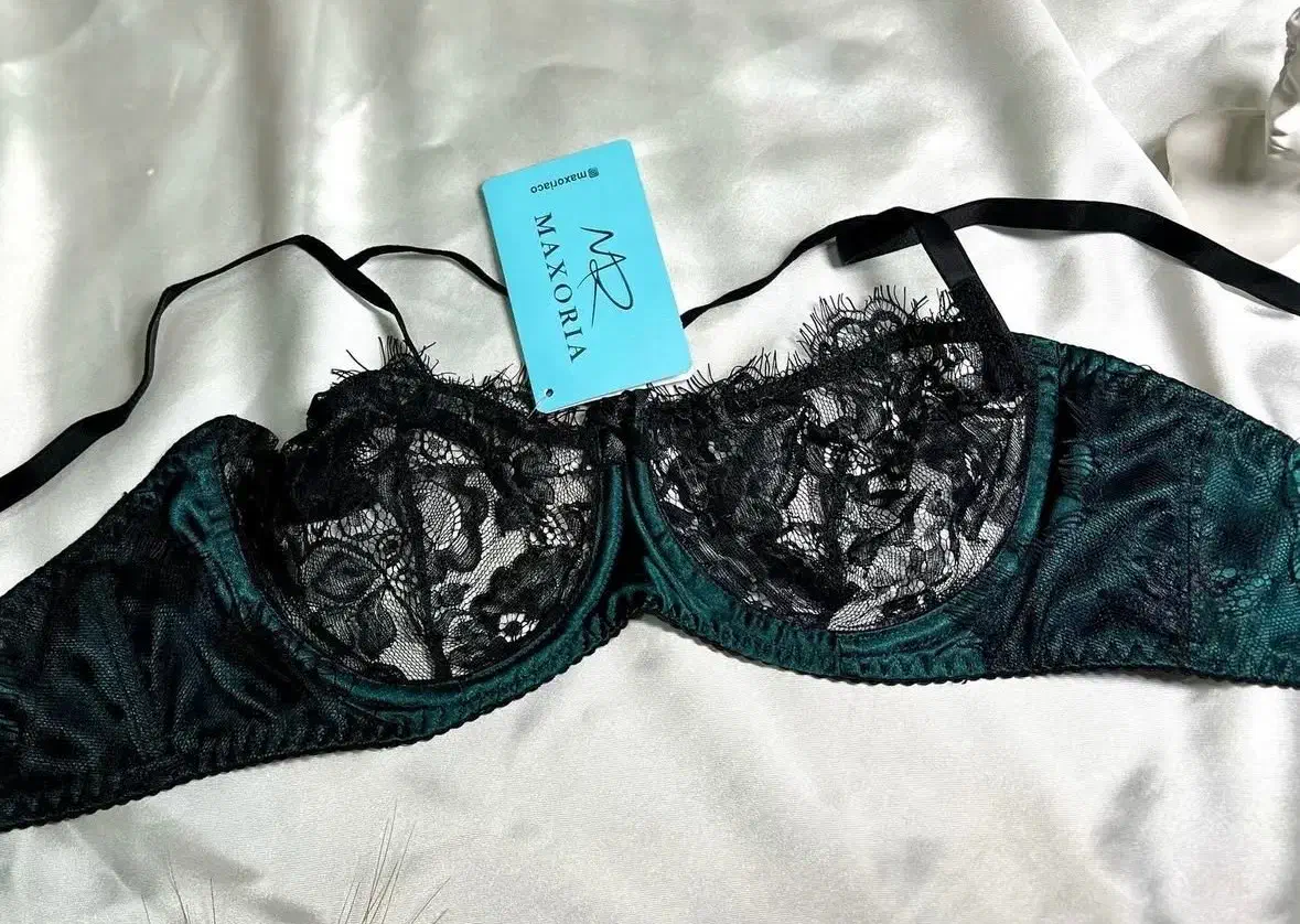 لباس زیر|لباس|رشت, سعدی (تختی)|دیوار