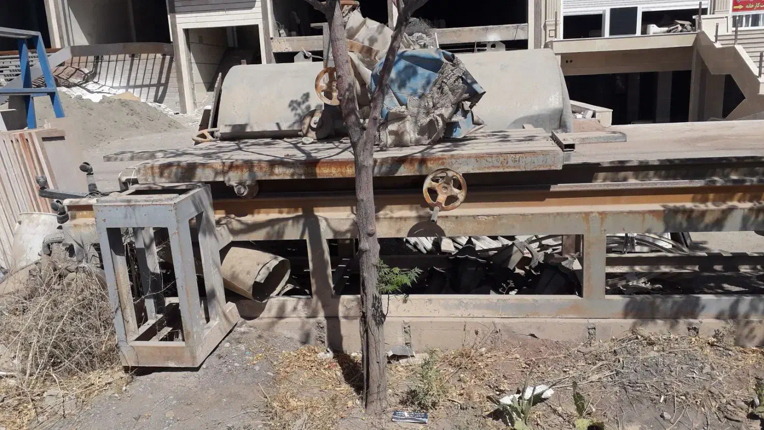 دستگاه سنگ بری|ماشین‌آلات صنعتی|پرند, فاز ۳|دیوار