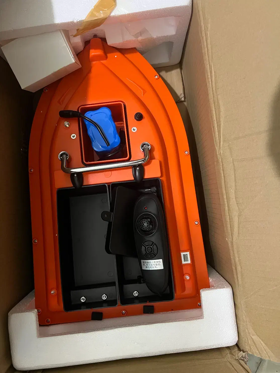 قایق طعمه پاشی جنس اورجینال با پرقدرترین موتور|ماهیگیری|مهاباد (آذربایجان غربی), |دیوار