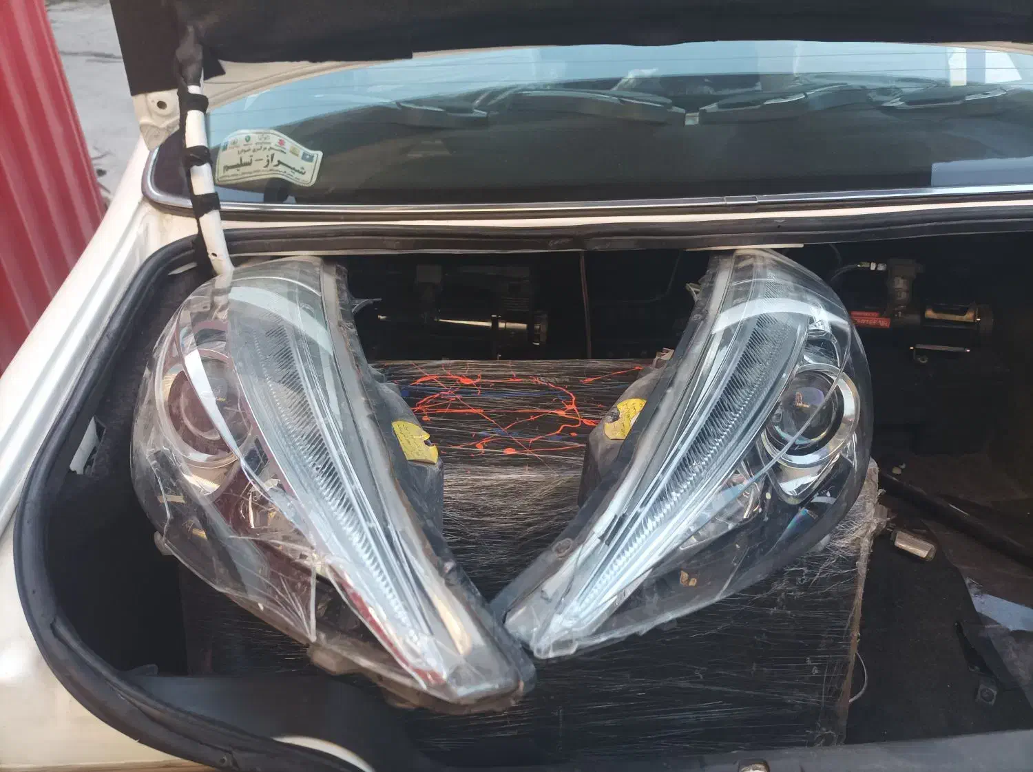 چراغ جلو ۲۰۷|قطعات یدکی و لوازم جانبی|شیراز, شهرک مهدیه|دیوار