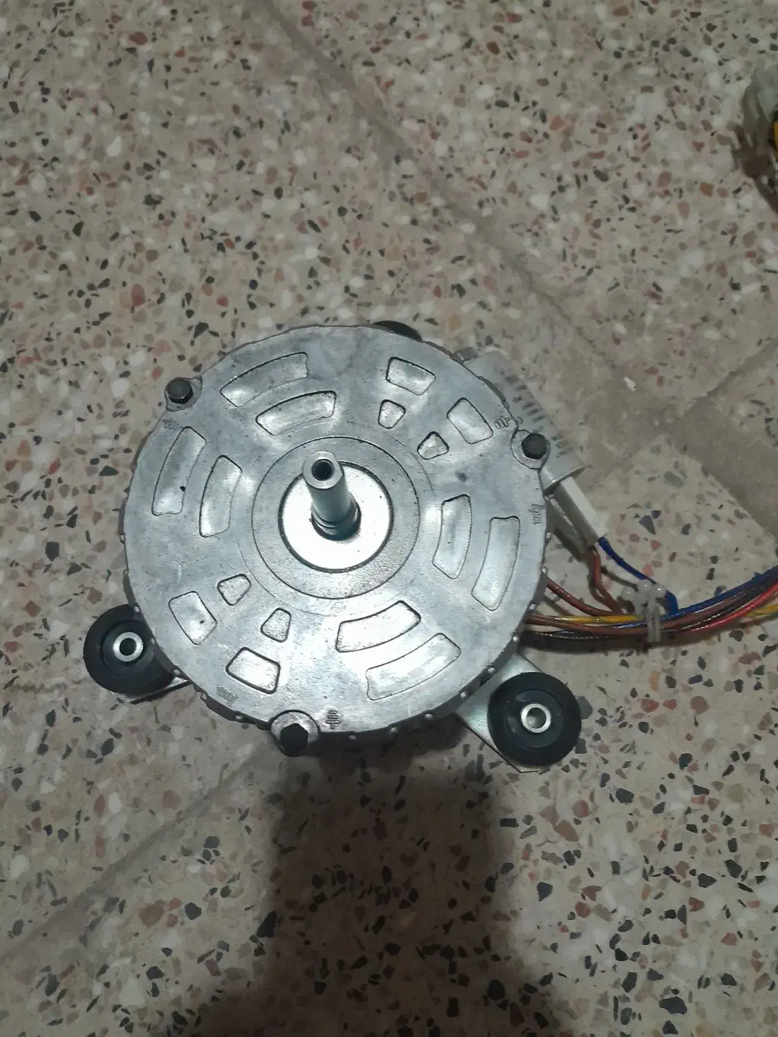 سه عدد فن کویل سقفی اصلی|کولر گازی و فنکوئل|الوند, |دیوار