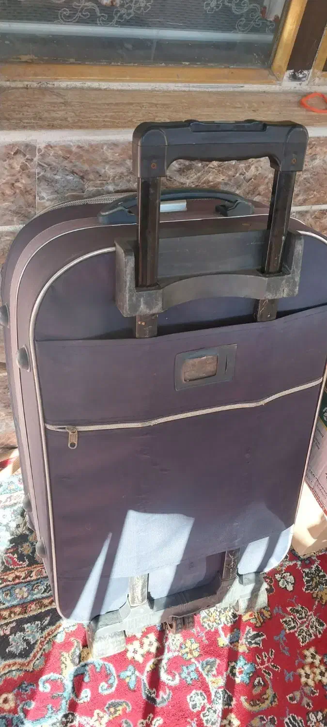 چمدان مسافرتی بزرگ|کیف، کفش، کمربند|میانه, |دیوار