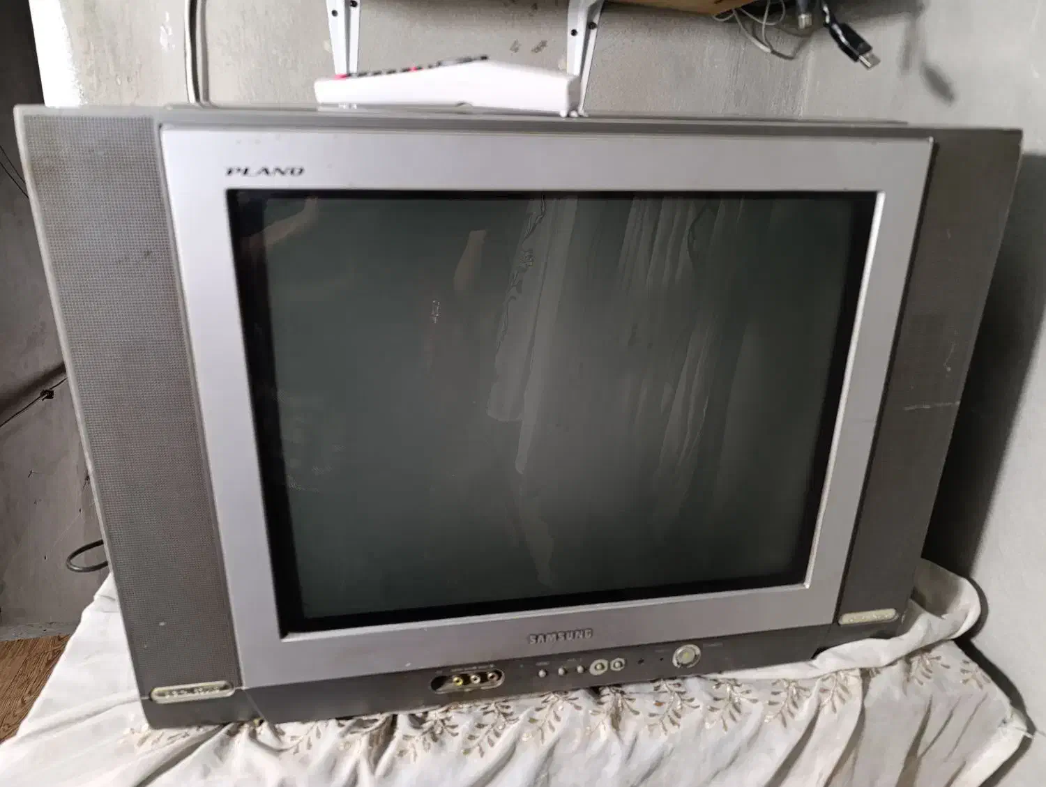 تلویزیون 21 سالم کنترل دار|تلویزیون و پروژکتور|اسدآباد, |دیوار