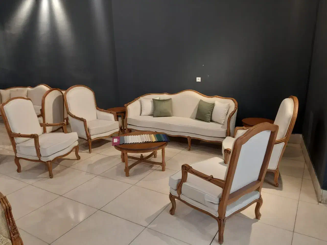 مبل ۷نفره فرانسوی|مبلمان خانگی و میز عسلی|خمینی‌شهر, |دیوار