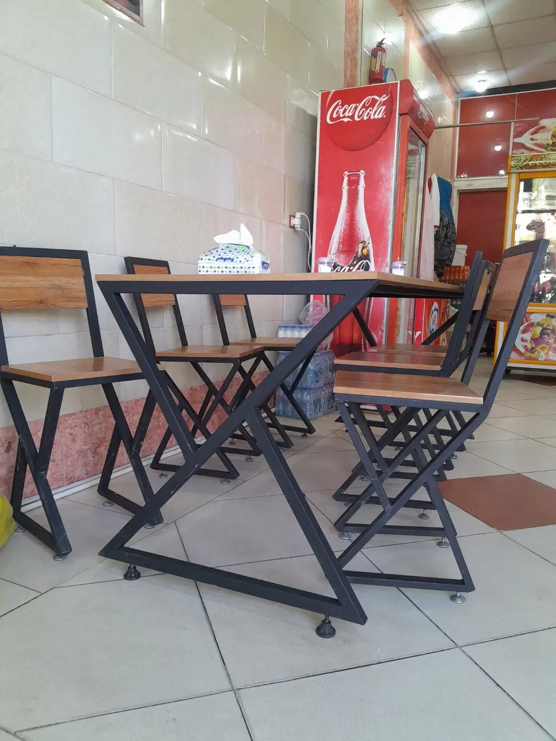 انواع میز و صندلی کافه ای و رستورانی|صندلی و نیمکت|الیگودرز, |دیوار