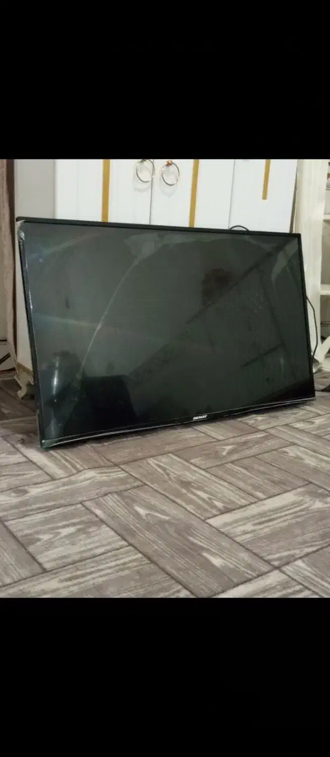 تلویزیون 43 اینچ شکسته|تلویزیون و پروژکتور|گرگان, |دیوار