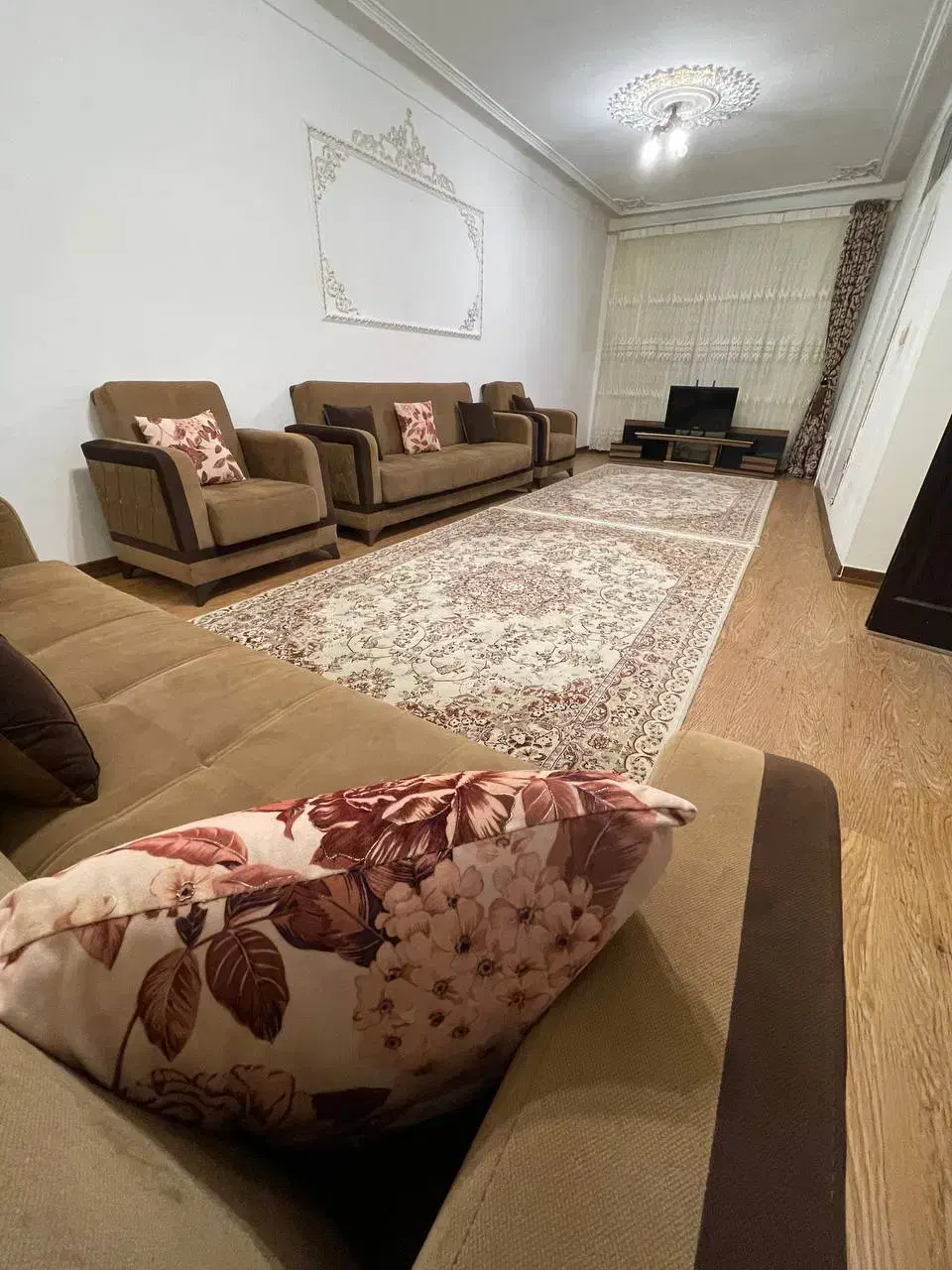 سویت دوبلکس دربست مرکز شهر(پارکینگ دار)|اجارهٔ کوتاه‌مدت آپارتمان و سوئیت|سنندج, |دیوار