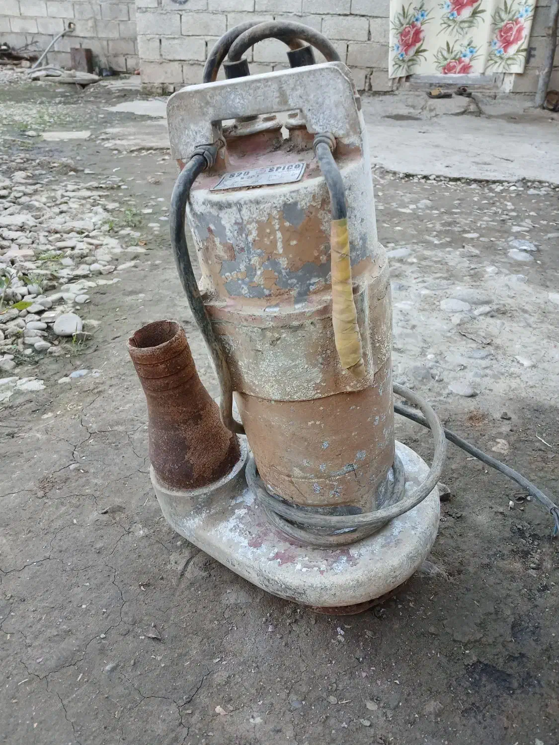 کپکش ۳|مصالح و تجهیزات ساختمان|دلند, |دیوار