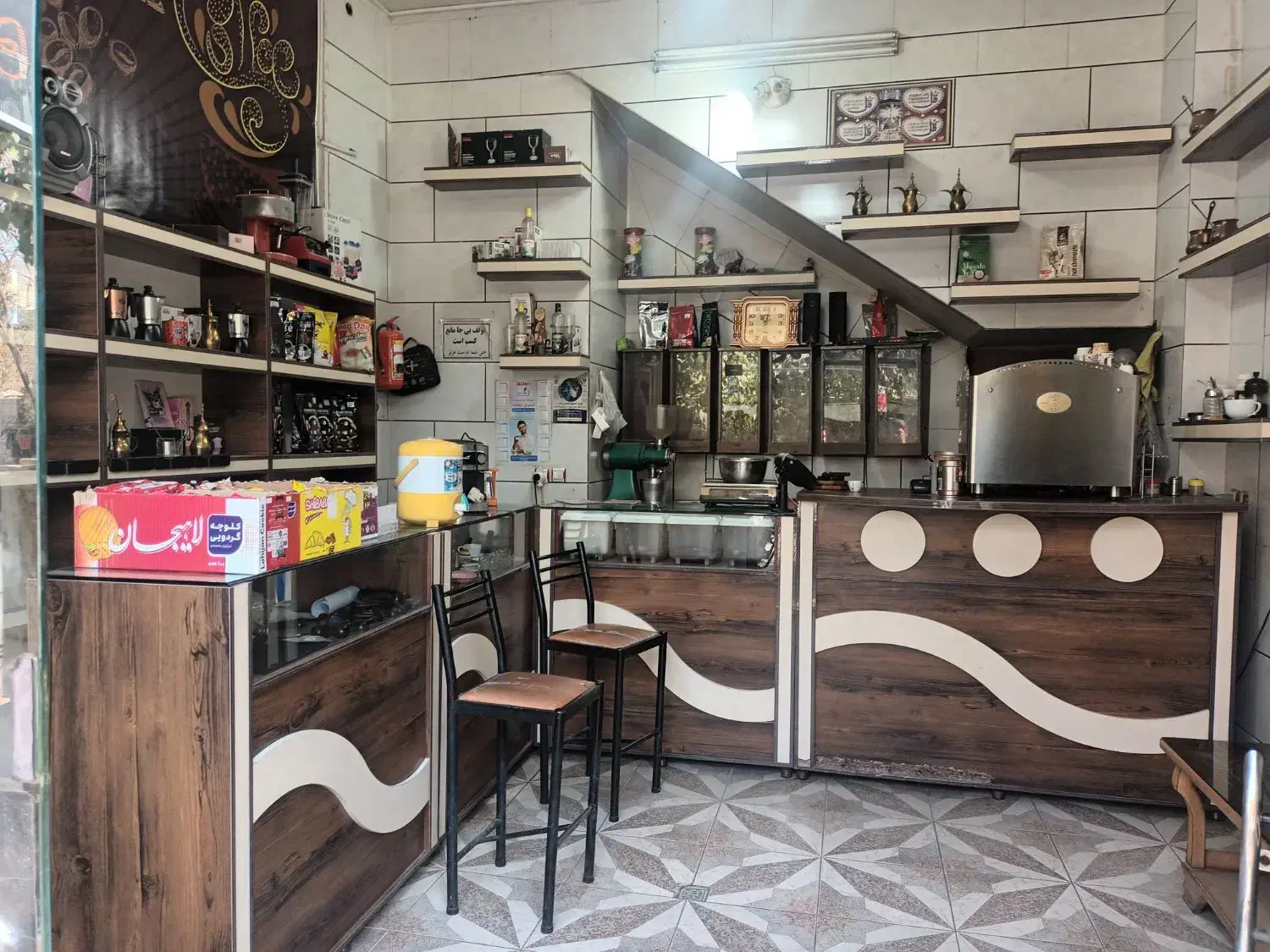 واگذاری کامل قهوه فروشی (کافه)|کافیشاپ و رستوران|خمینیشهر, |دیوار