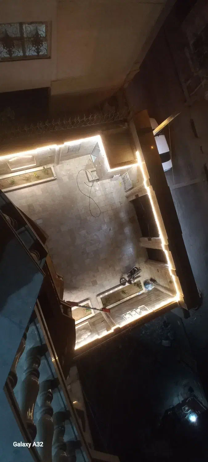 برقکاری ،عیب یابی ،نصب لوستر ،نورمخفی، رفع اتصالی|خدمات پیشه و مهارت|زاهدان, |دیوار