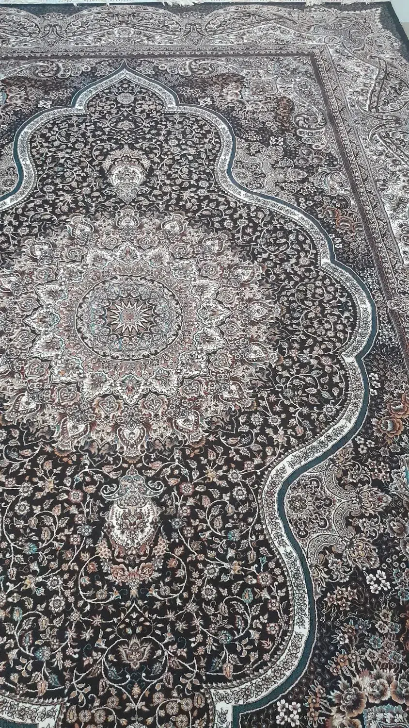 ی جفت ۹ متری در حد نو|فرش|نهاوند, |دیوار