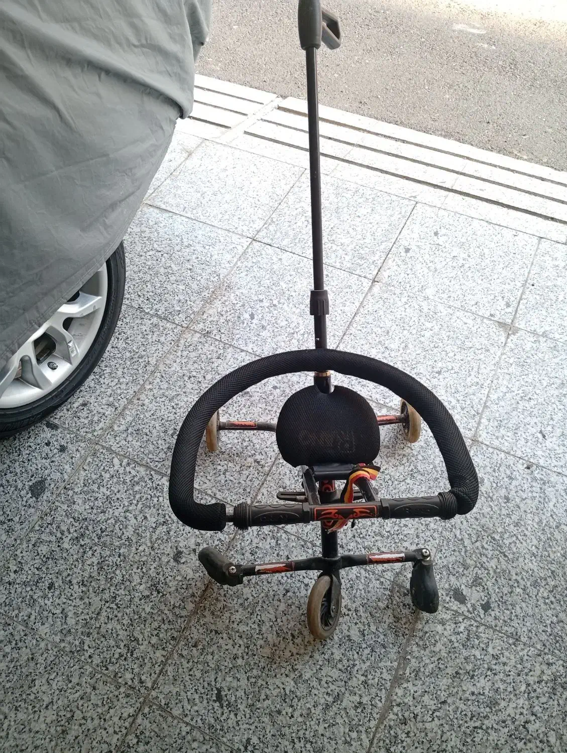 رانو کودک سالم و تمیز تحمل وزن تا پنجاه کیلو|کالسکه و لوازم جانبی|رشت, نیروی دریایی|دیوار