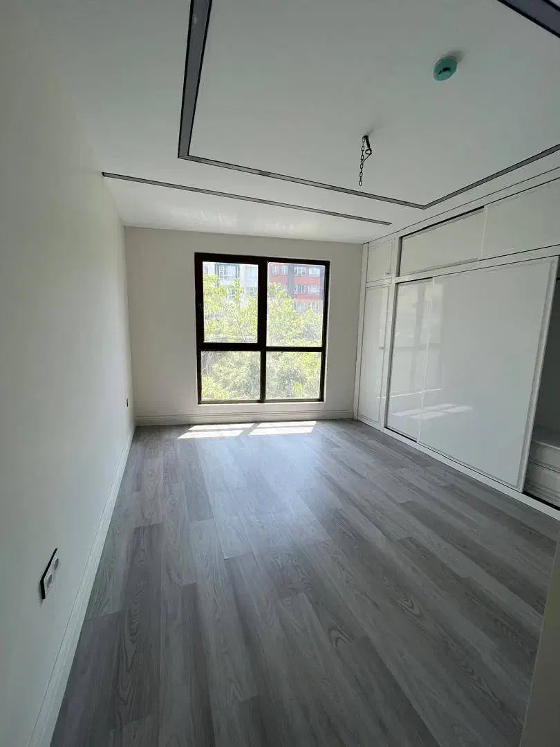 240متر مشرف به باغ سفارت