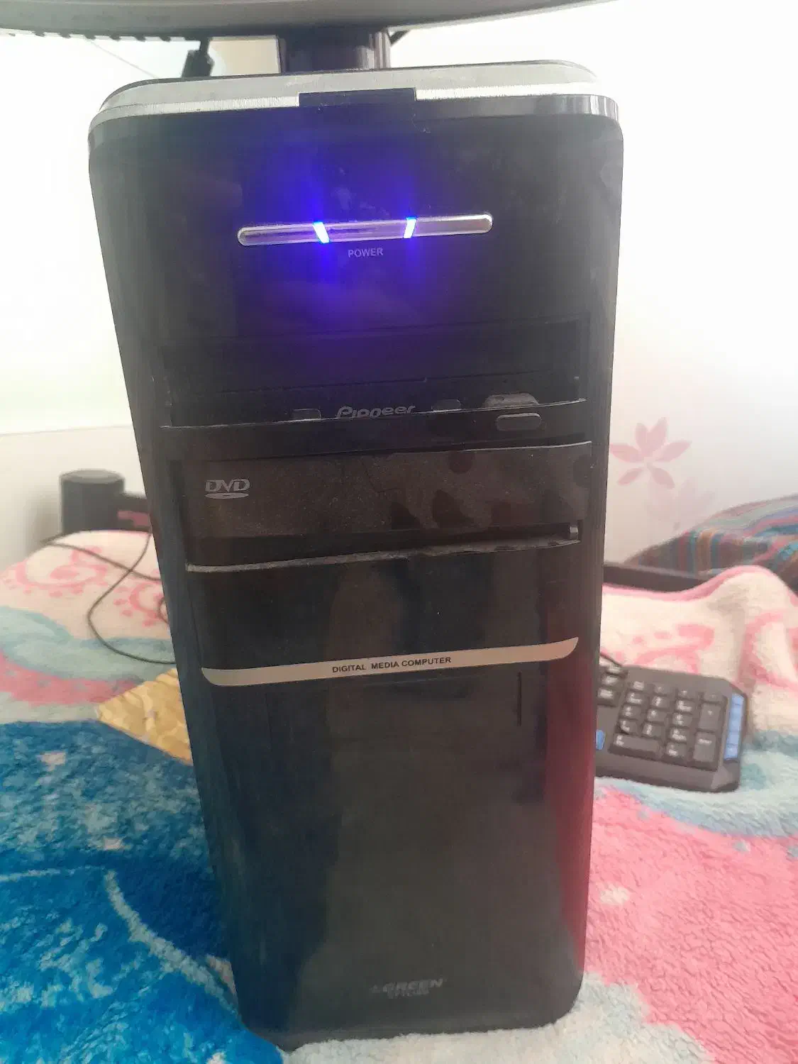 کامپیوتر خانگی|رایانه رومیزی|رودهن, |دیوار