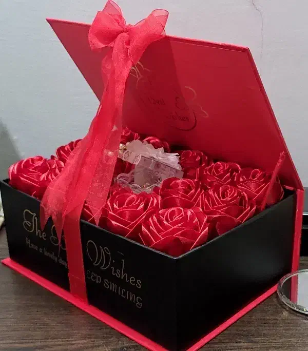 دسته گل عروس . باکس گل . دسته گل . باکس ولنتاین .|گل مصنوعی|مشهد, شفا|دیوار