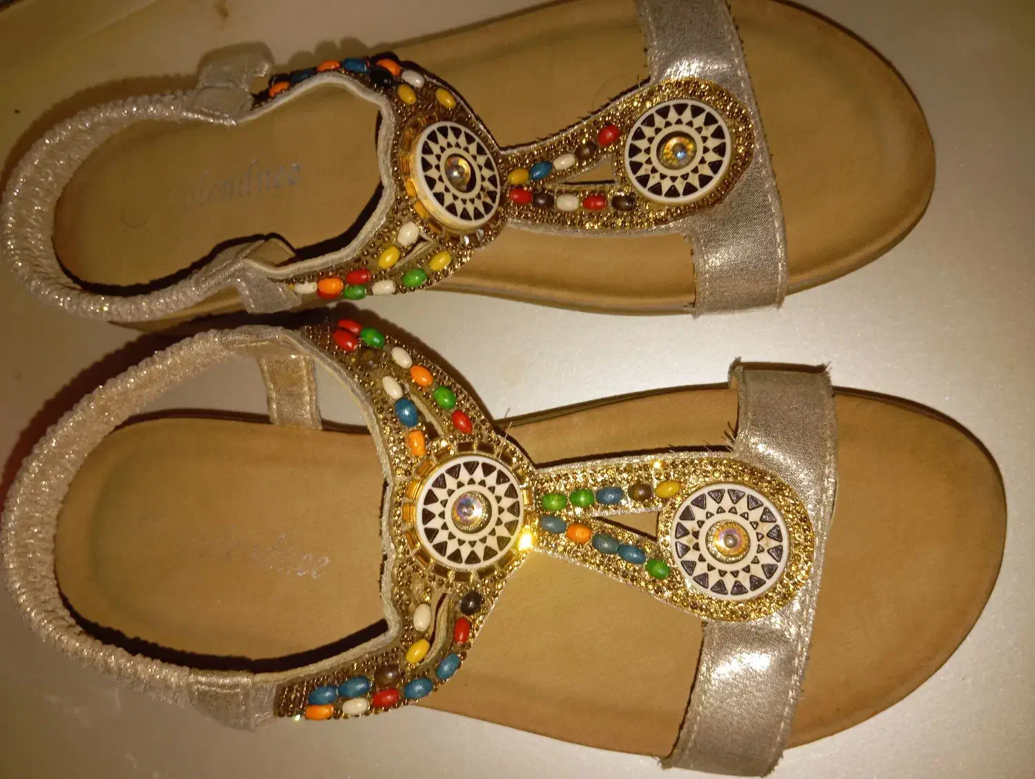 کیف و کفش زنانه|کیف، کفش، کمربند|کیش, |دیوار