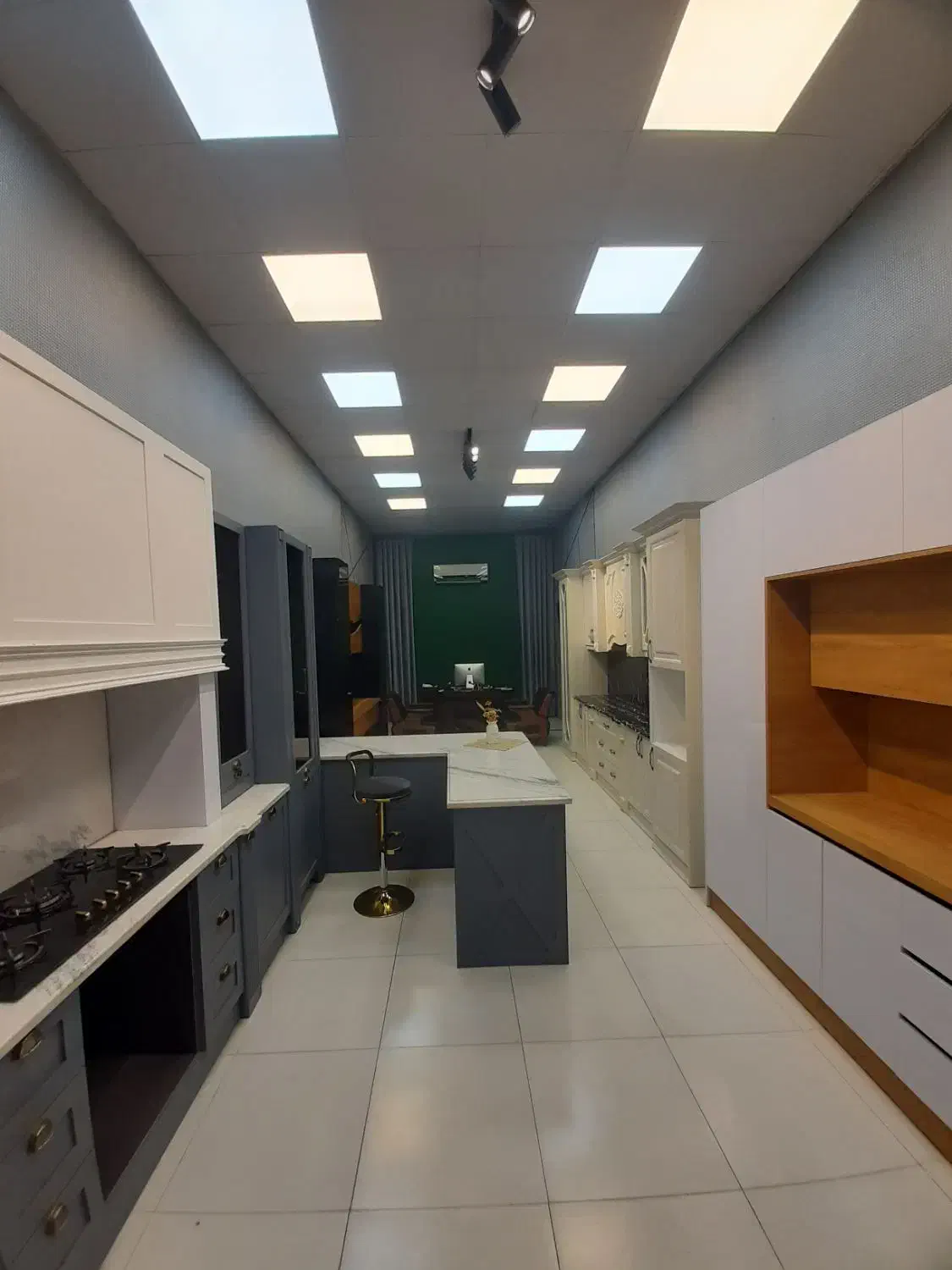 فروشنده خانم جهت کار در نمایشگاه کابینت|استخدام بازاریابی و فروش|یزد, |دیوار