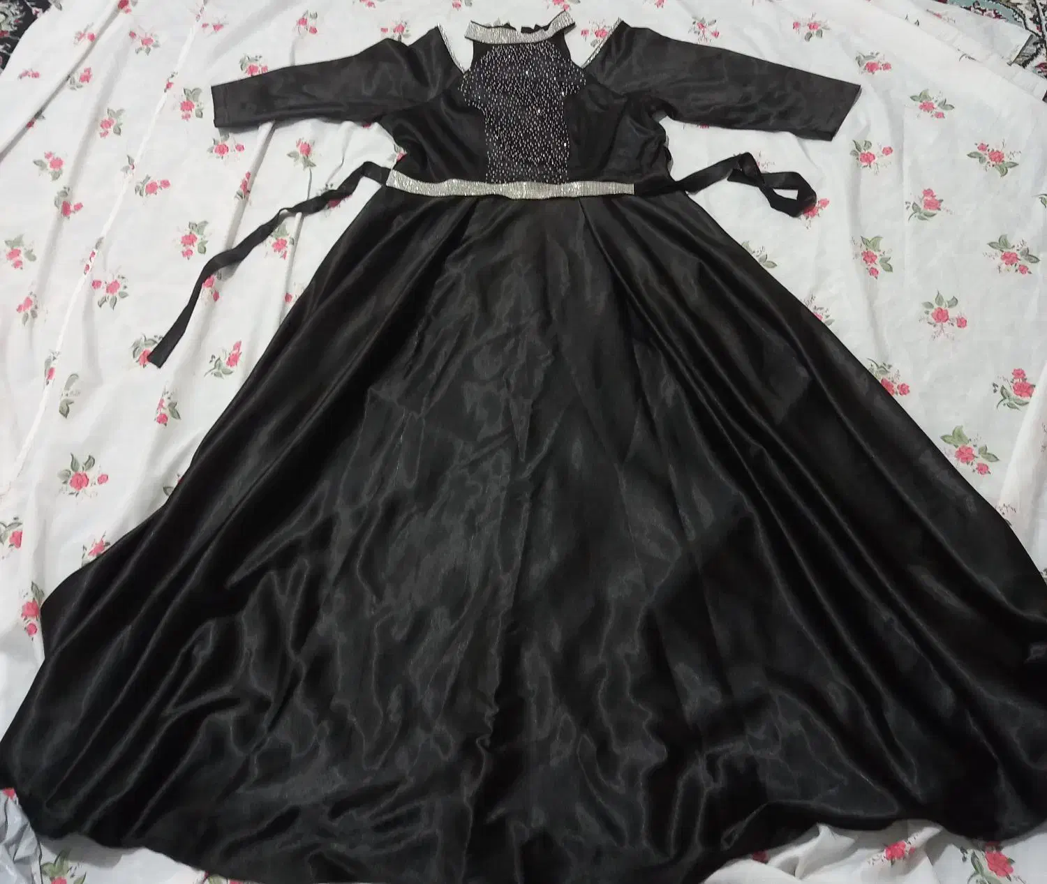 پیراهن|لباس|تربت جام, فاز ۳ فرهنگیان|دیوار