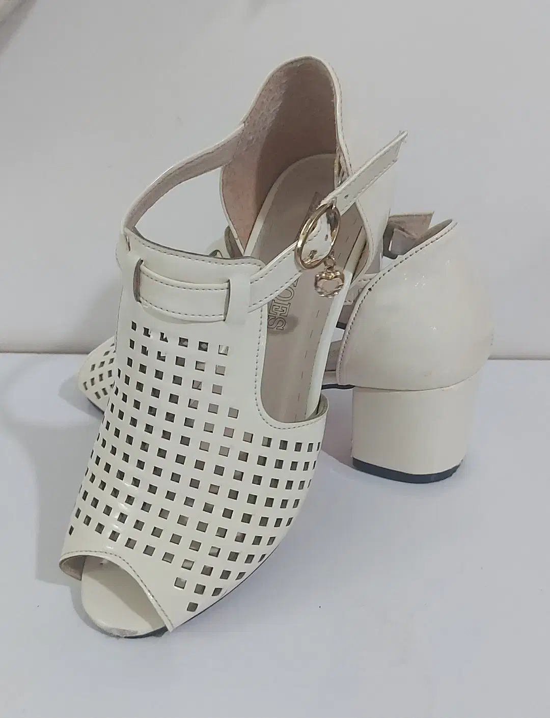 کفش دخترانه|کفش و لباس بچه|تربتحیدریه, شهید قرنی|دیوار