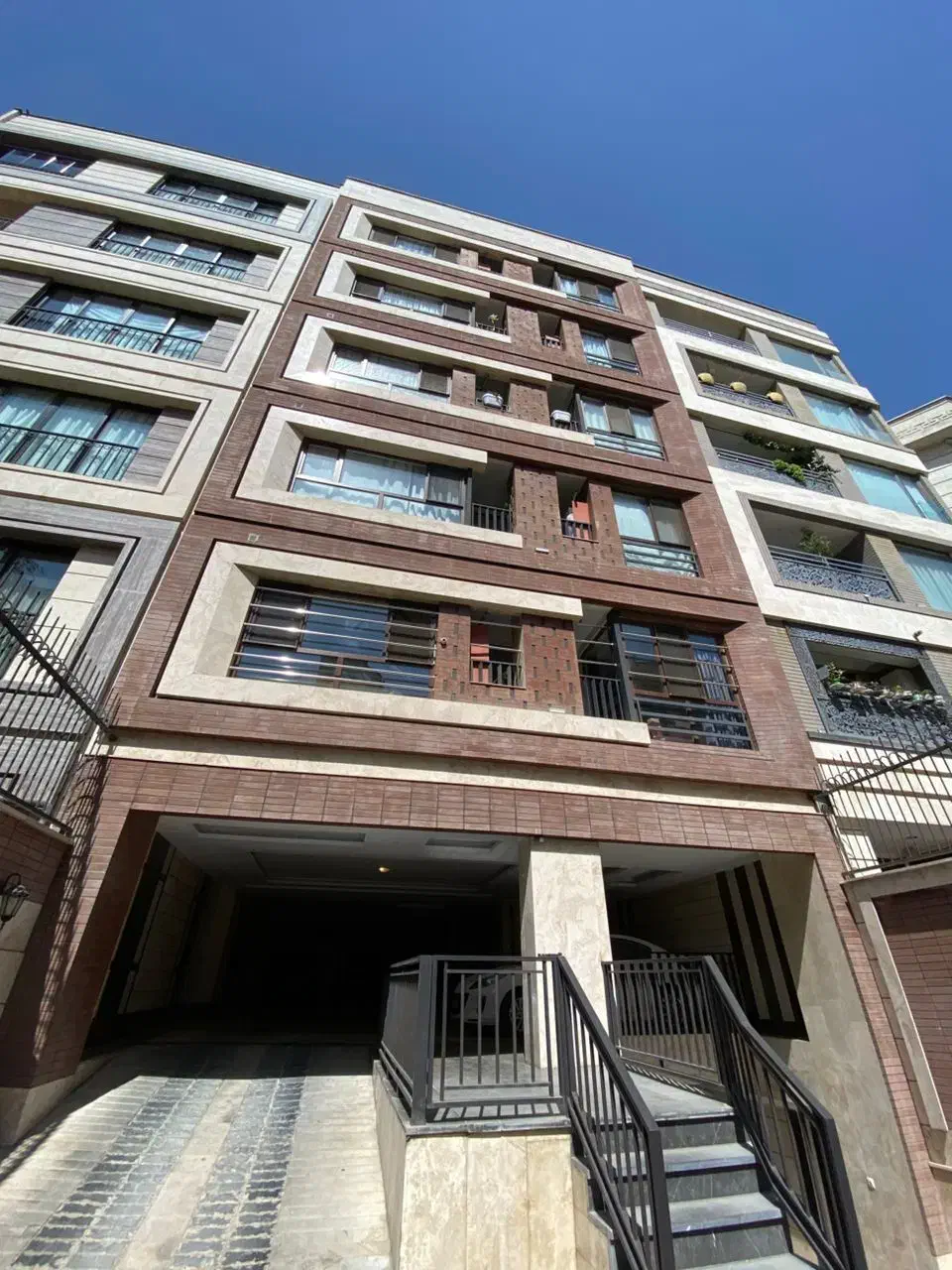 ۴۰۰متر بنا ۱۲ اتاق|اجارهٔ خانه و ویلا|تهران, شهرآرا|دیوار