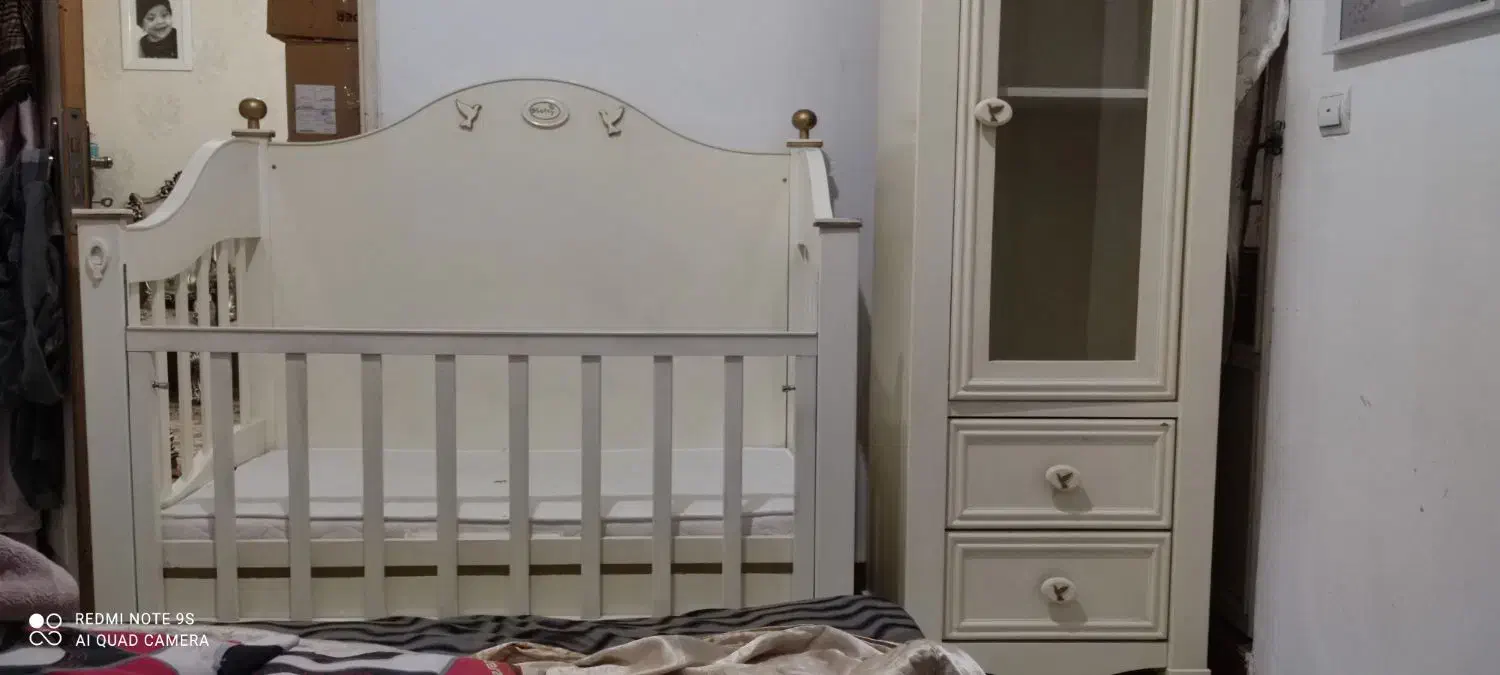 تخت و کمد کودک|تخت و صندلی بچه|رباط‌کریم, رباط‌کریم|دیوار