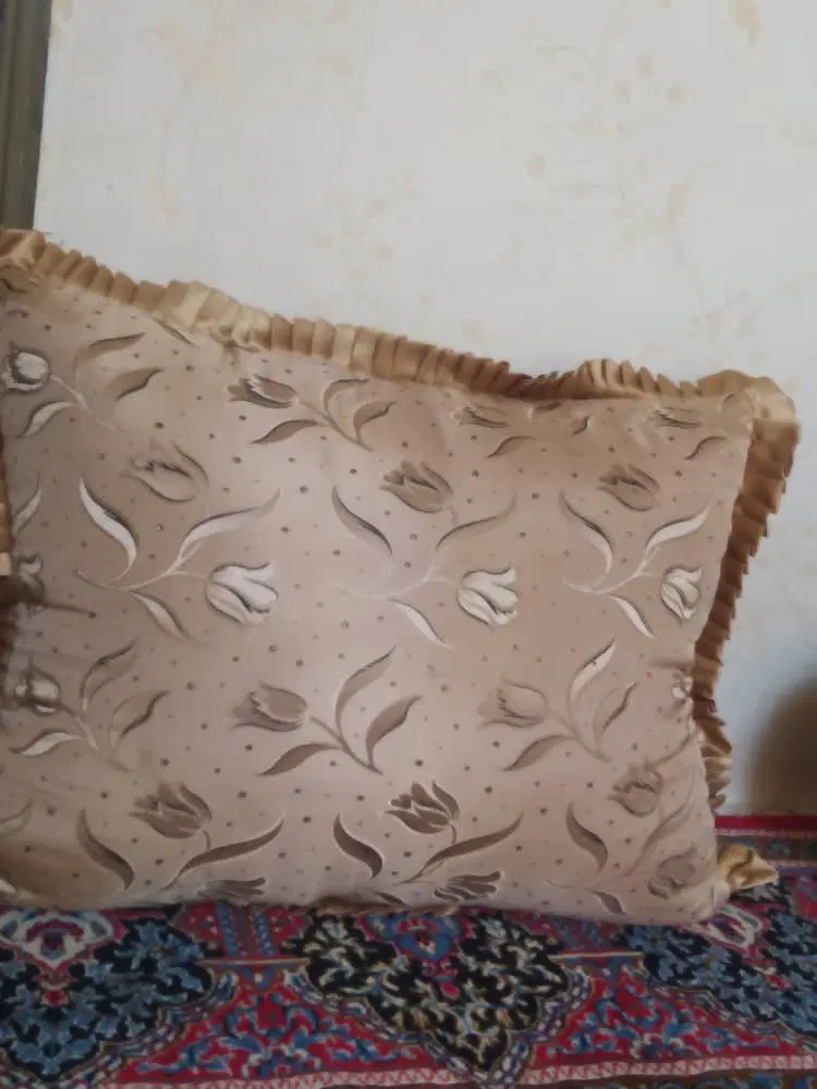 بالشت و آیینه کار دست|پشتی|اصفهان, چرخاب|دیوار