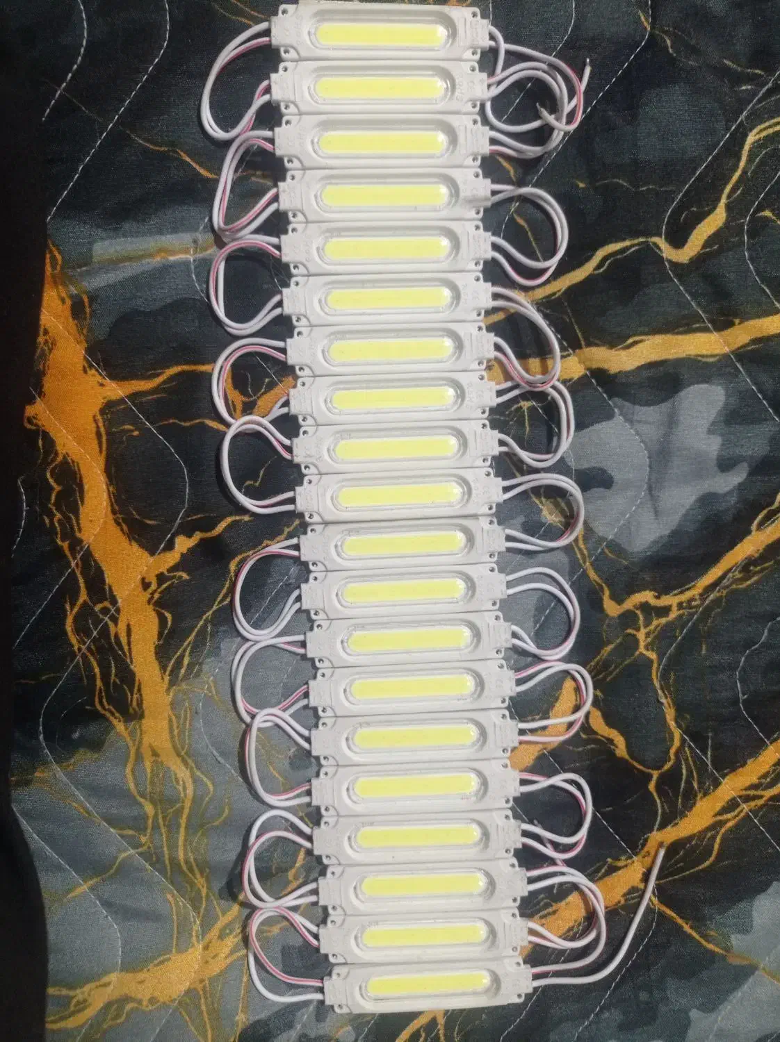 ال ای دی|لامپ و چراغ|اصفهان, سرچشمه|دیوار