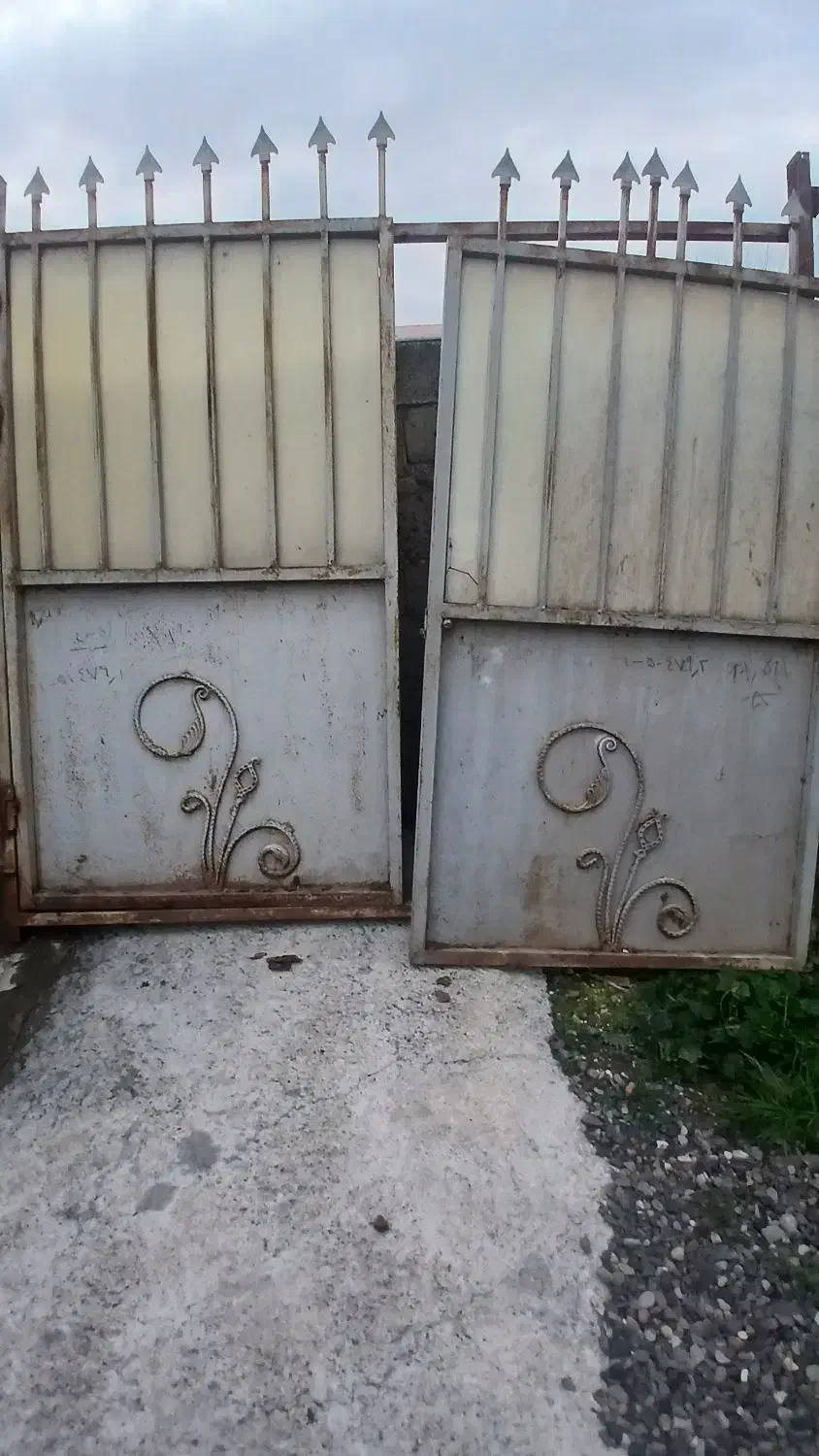 درب حیاط|مصالح و تجهیزات ساختمان|پارس‌آباد, |دیوار