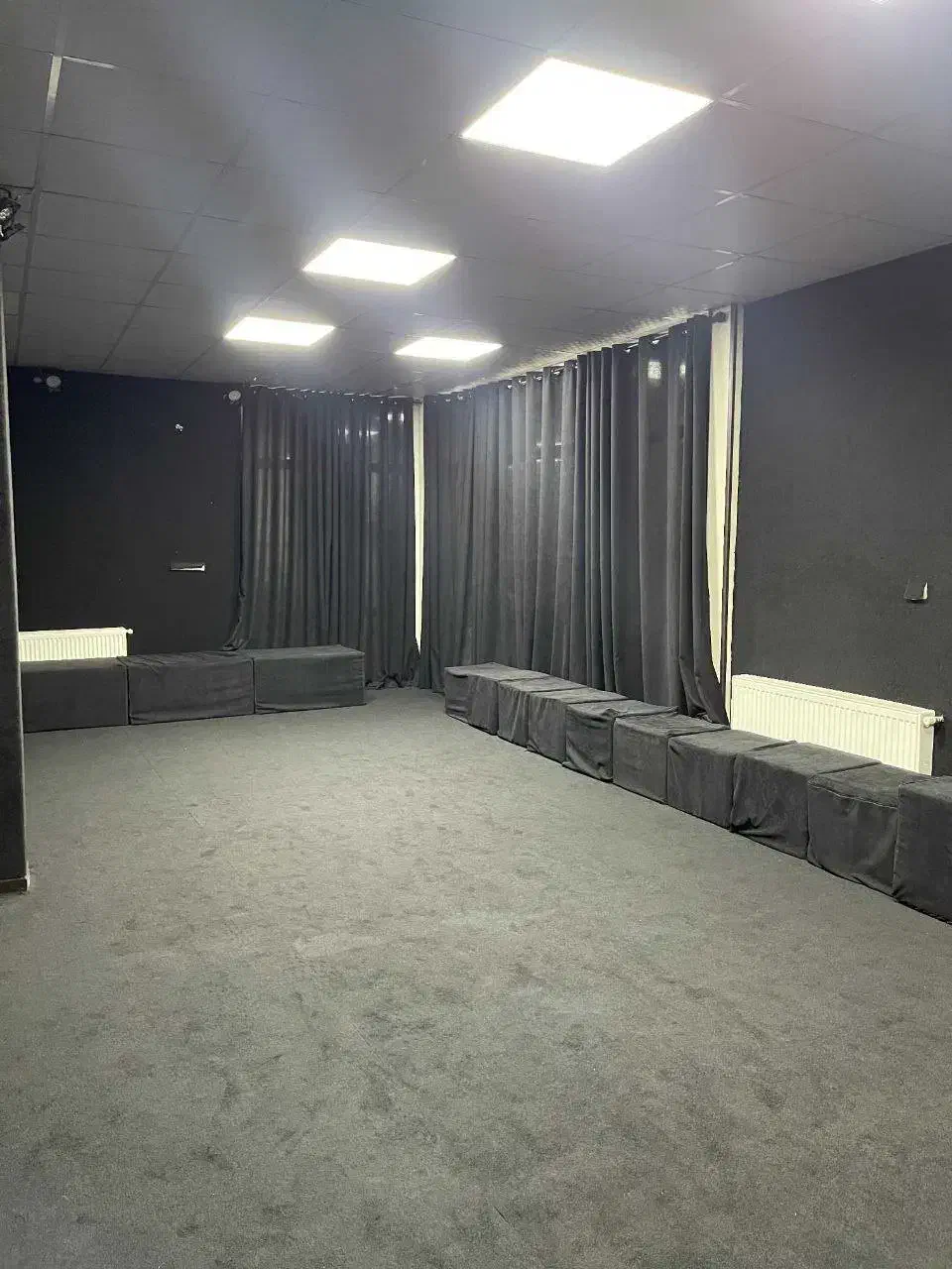 اجاره پلاتو ، اتاق اداری، اتاق آموزشی|اجارهٔ کوتاه‌مدت دفتر کار و فضای آموزشی|کرج, گوهردشت|دیوار