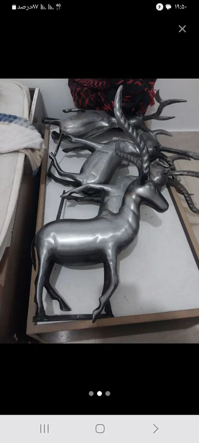 شیر علامت نقره کوب. گوزن|کلکسیون اشیاء عتیقه|کاشان, امیرکبیر|دیوار