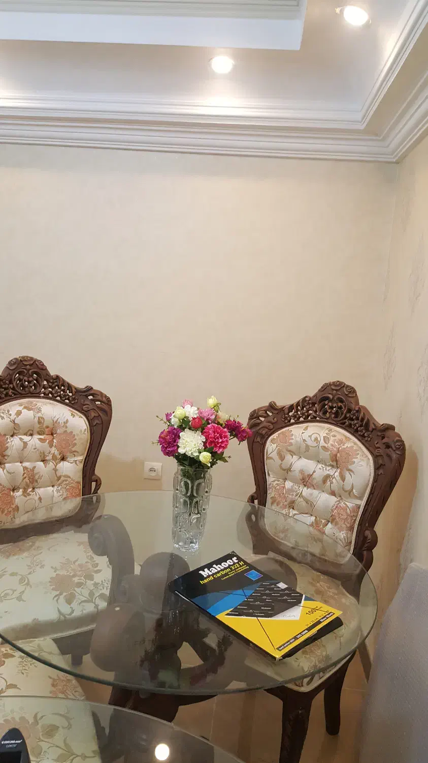 صندلی دورو منبت کاری شده چوب گردو|مبلمان خانگی و میز عسلی|گرگان, |دیوار