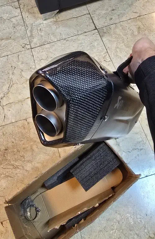 اگزوز موتورسیکلت اکروپاویچ اصلی|قطعات یدکی و لوازم جانبی|قدس, هفت جوی|دیوار