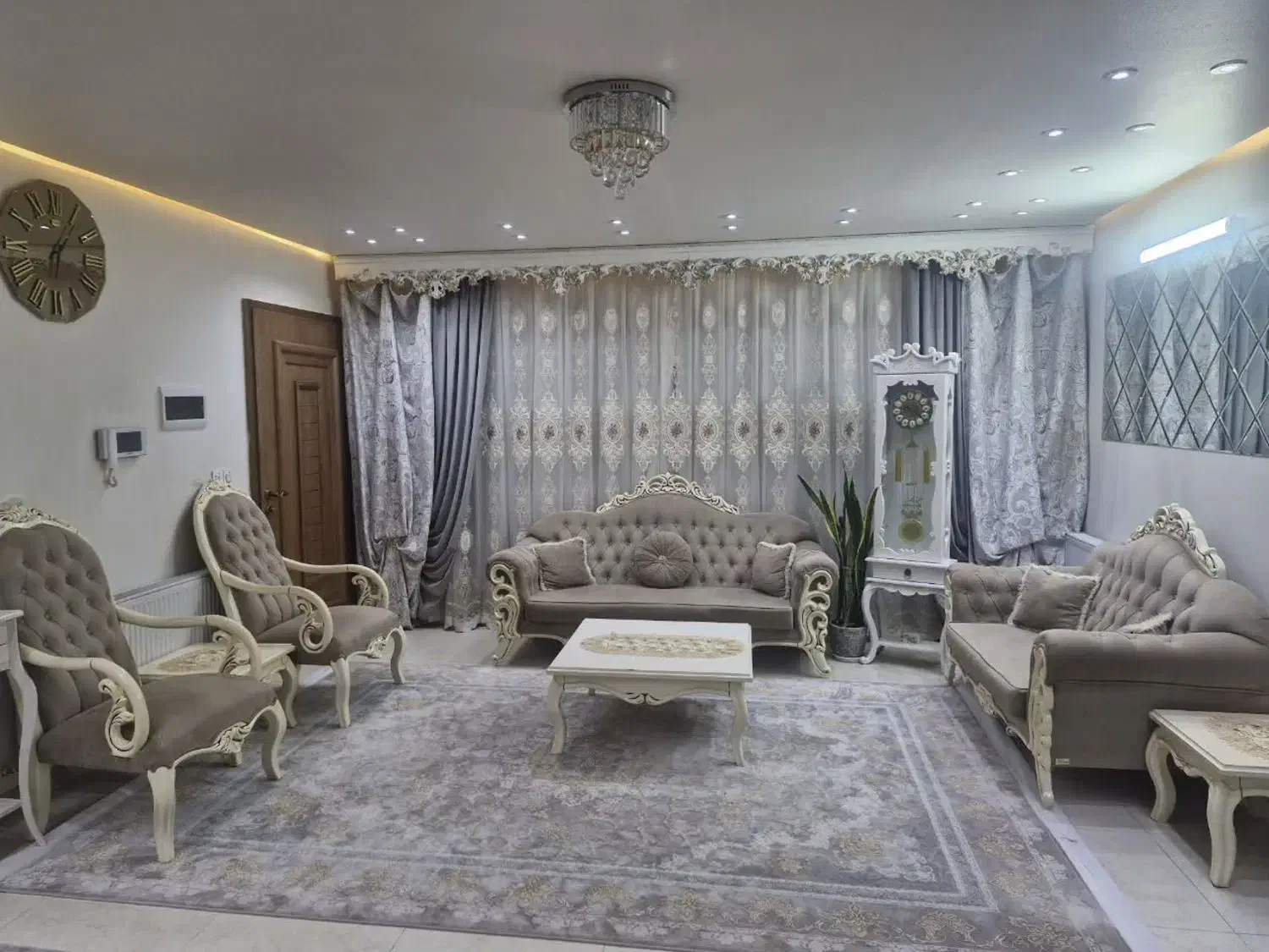 مبل کلاسیک ۷نفره سالم ....|مبلمان خانگی و میز عسلی|اصفهان, شهرک ولیعصر|دیوار