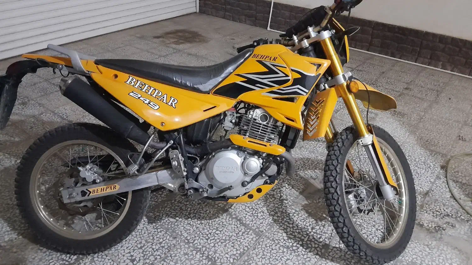 ترل۲۵۰ مدل۴۰۱|موتورسیکلت|گنبد کاووس, |دیوار