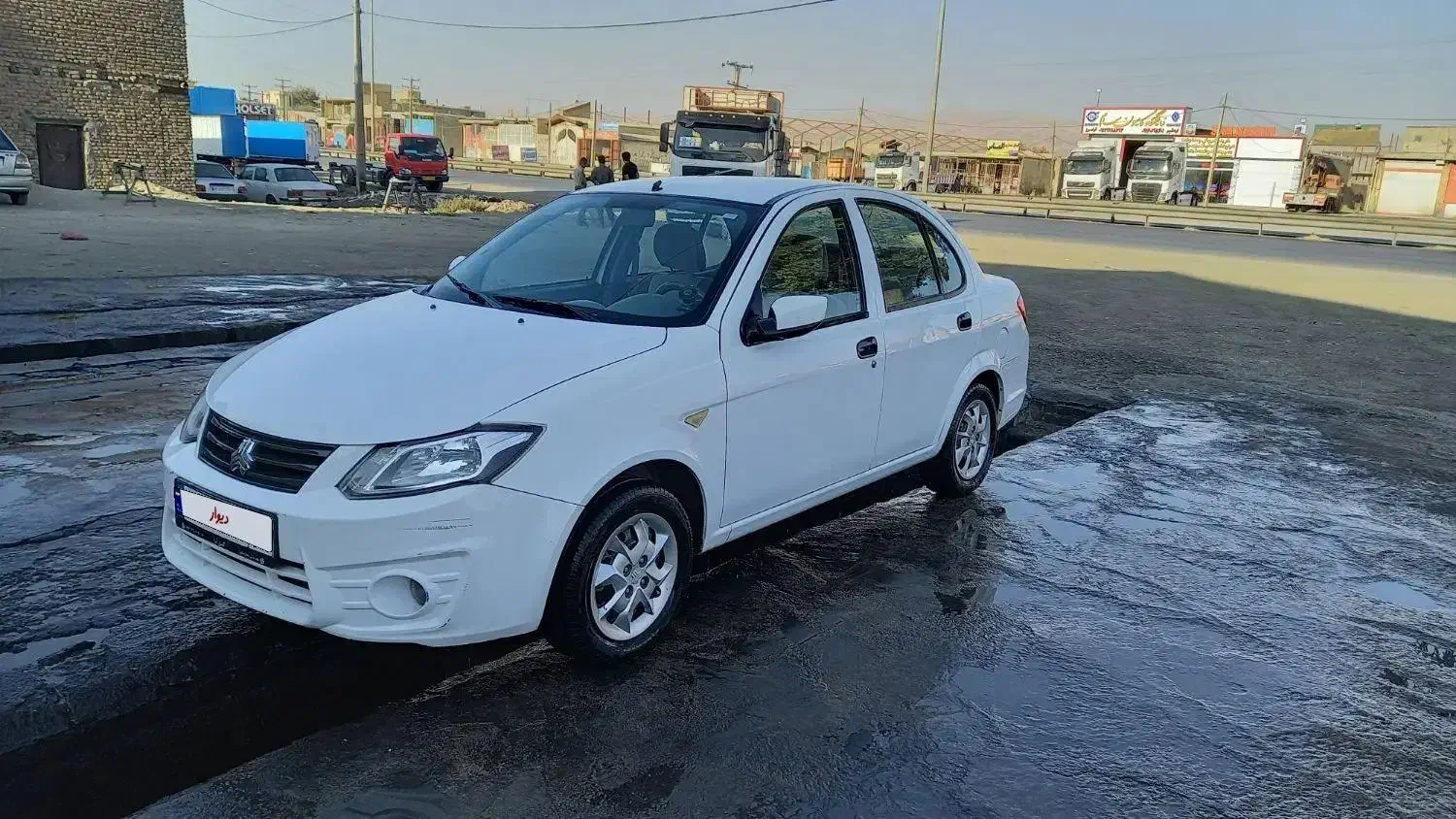 ساینا 98|خودرو سواری و وانت|بروجرد, |دیوار