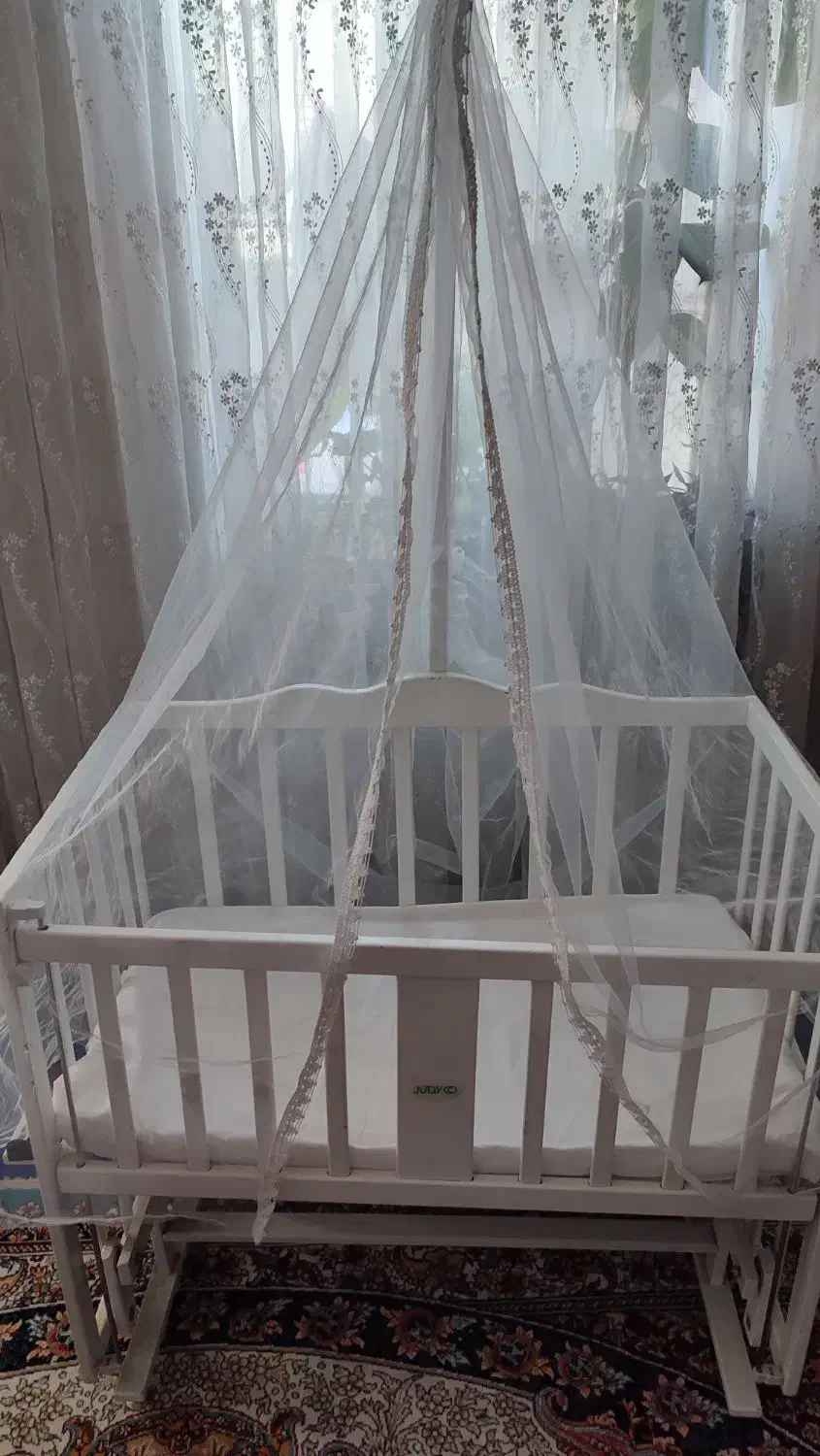 تخت گهواره ای|تخت و صندلی بچه|خزل, |دیوار