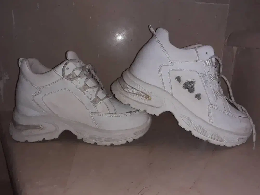 کفش اسپرت زنانه|کیف، کفش، کمربند|شیراز, ستارخان|دیوار