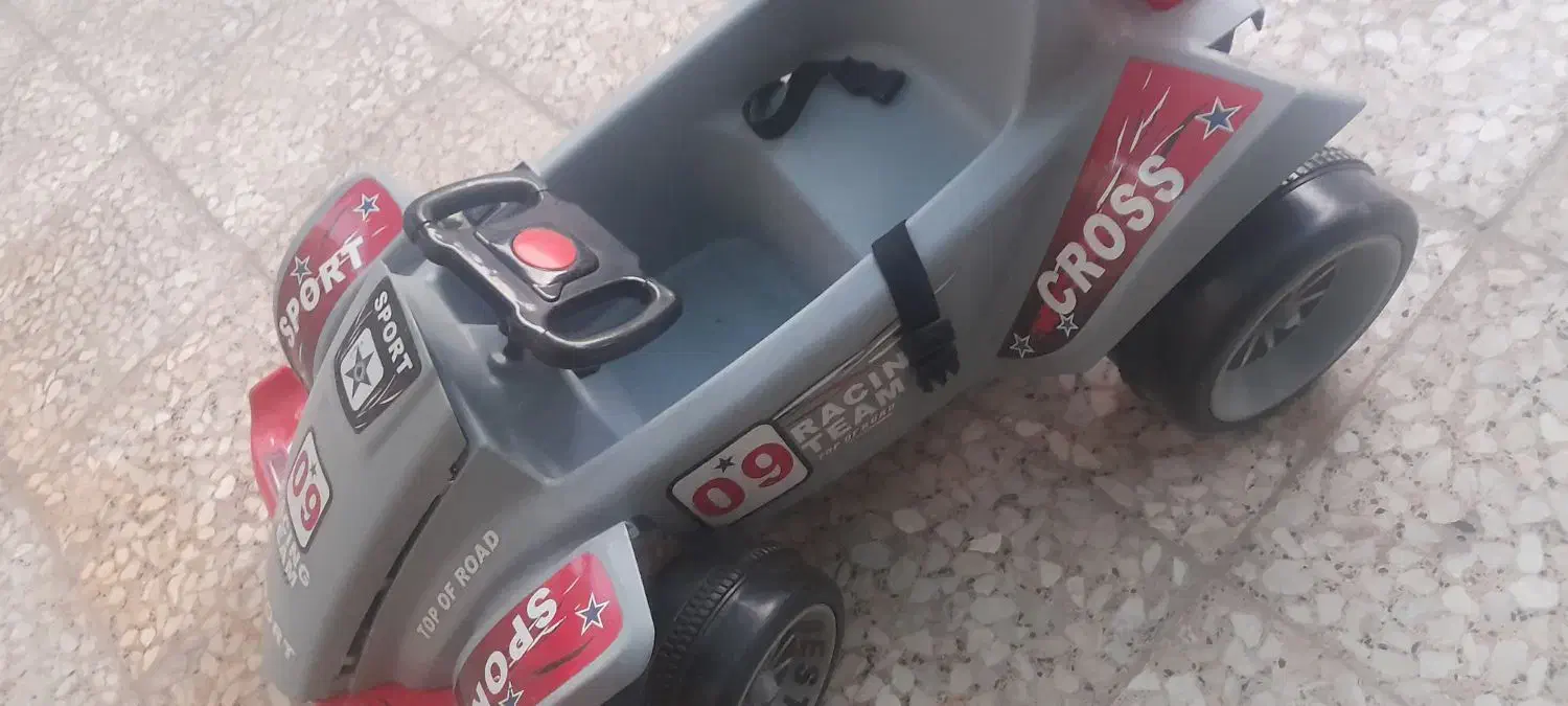 ماشین شارژی|اسباب‌بازی بچه|شیراز, شهرک والفجر|دیوار