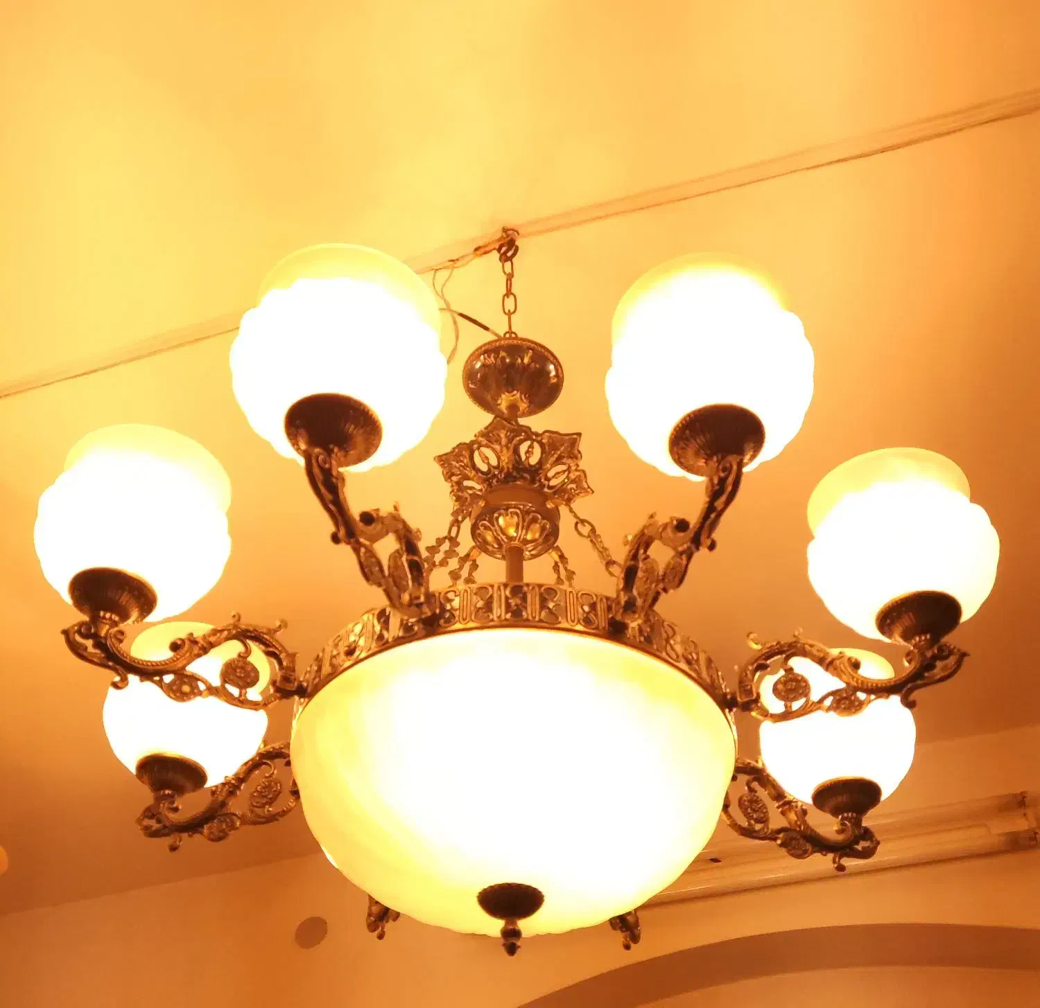 لوستر سلطنتی|لوستر و چراغ آویز|قم, حنیف نژاد|دیوار