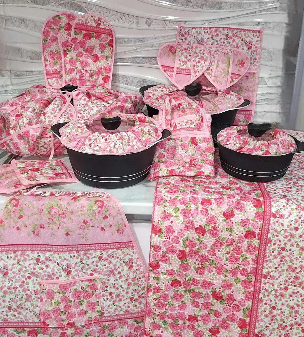 سرویس آشپزخانه 14 تیکه|سفره، حوله، دستمال آشپزخانه|نظرآباد, رسالت|دیوار