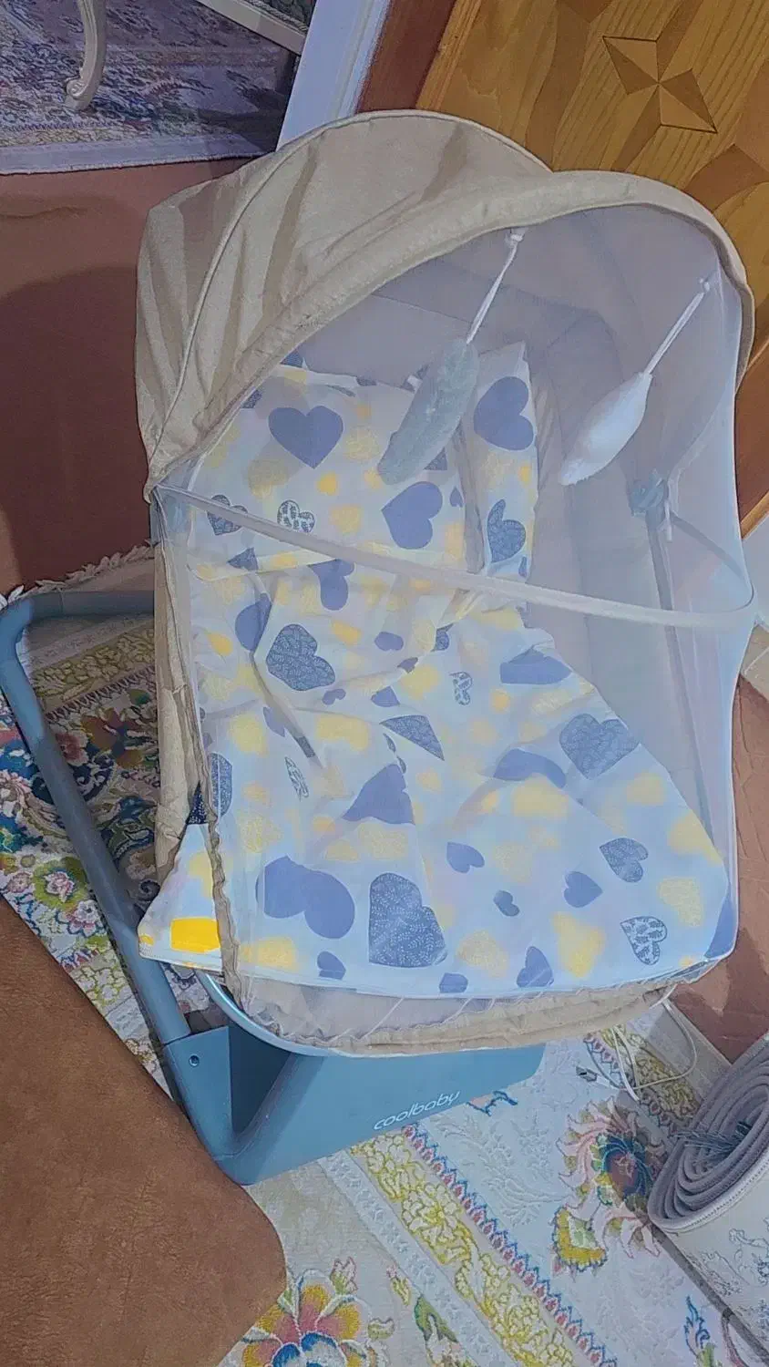 یک عدد صندلی ماشین کودک  و گهواره برقی|اسباب و اثاث بچه|شیراز, شهرک دارایی|دیوار